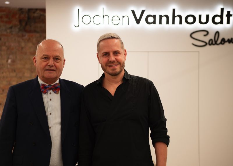 Le coiffeur des célébrités flamandes jochen vanhoudt ouvre un nouvel établissement sur l’operaplein d’anvers